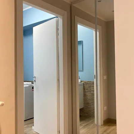 Lovingstresa In The Heart Of The Town Daire *