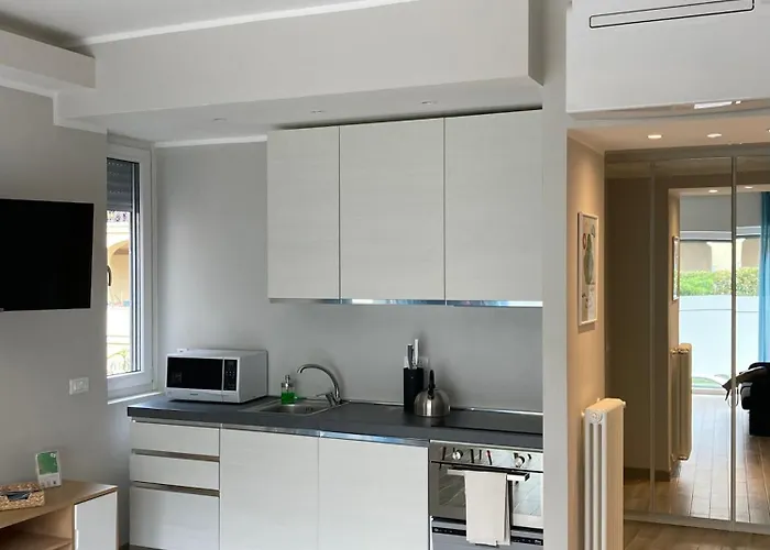 Lovingstresa In The Heart Of The Town شقة ستريزا