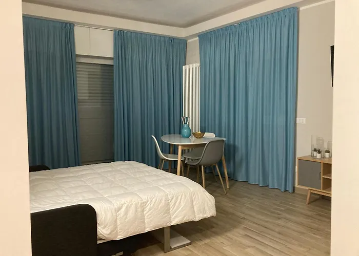 Lovingstresa In The Heart Of The Town