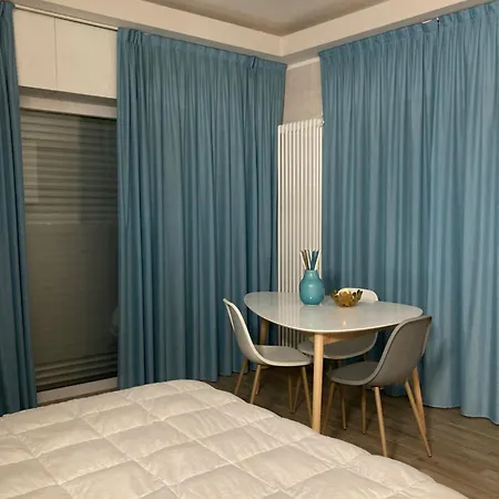 Апартаменты Lovingstresa In The Heart Of The Town